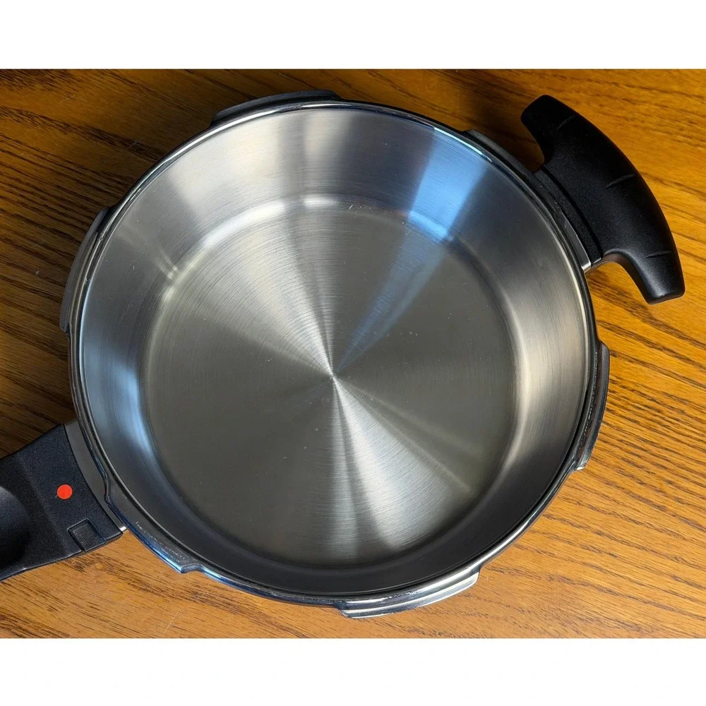 Fissler CookStar 2.5L Skillet Pan: 18-10 Stainless Steel, Germany, Glass Lid